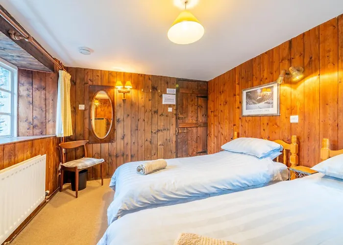 Holiday home Ghyll Foot - At The Foot Of Place Fell, Ullswater *